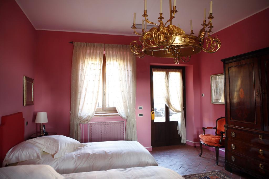 La Torre Dei Canonici Lumellogno Room photo